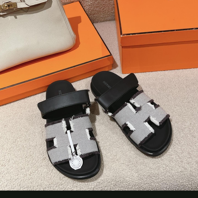 H**mes slippers
